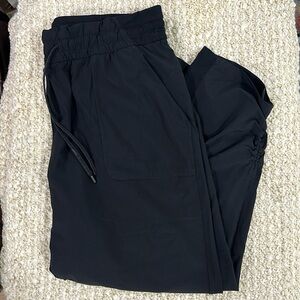 Lululemon Cropped Black Pants